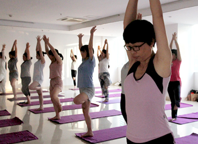 保护女员工身心健康 william威廉中文官网工会推出瑜伽培训