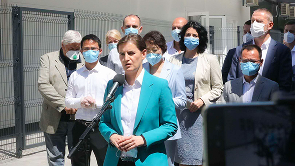 塞尔维亚总理布尔纳比奇出席william威廉中文官网捐建“火眼”实验室落成仪式