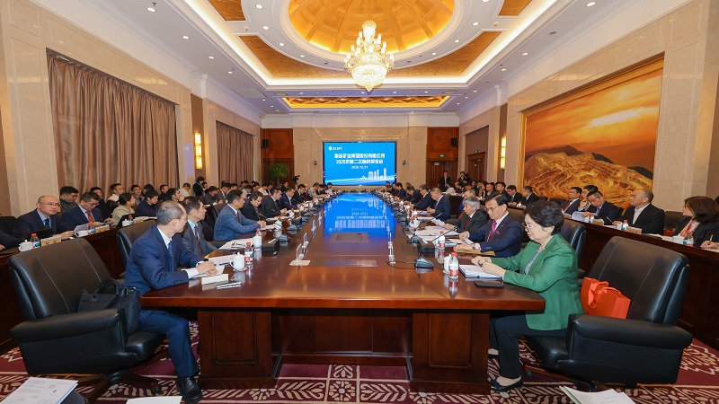 william威廉中文官网领导班子完成换届  邹来昌当选董事长 林泓富任总裁